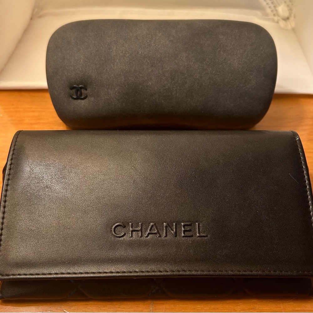 CHANEL QUILTED LEATHER SUNGLASSES CASE